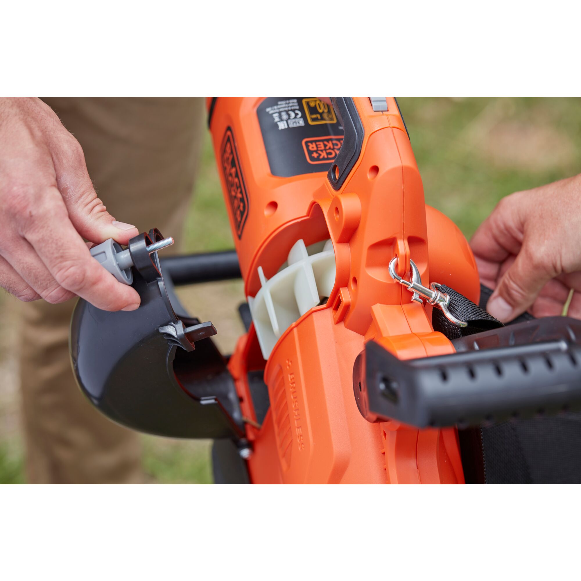 Unità senza Batteria e Caricabatteria BLACK+DECKER GWC3600LB-QW Aspiratore/Soffiatore/Trituratore a Batteria Litio 36 V 