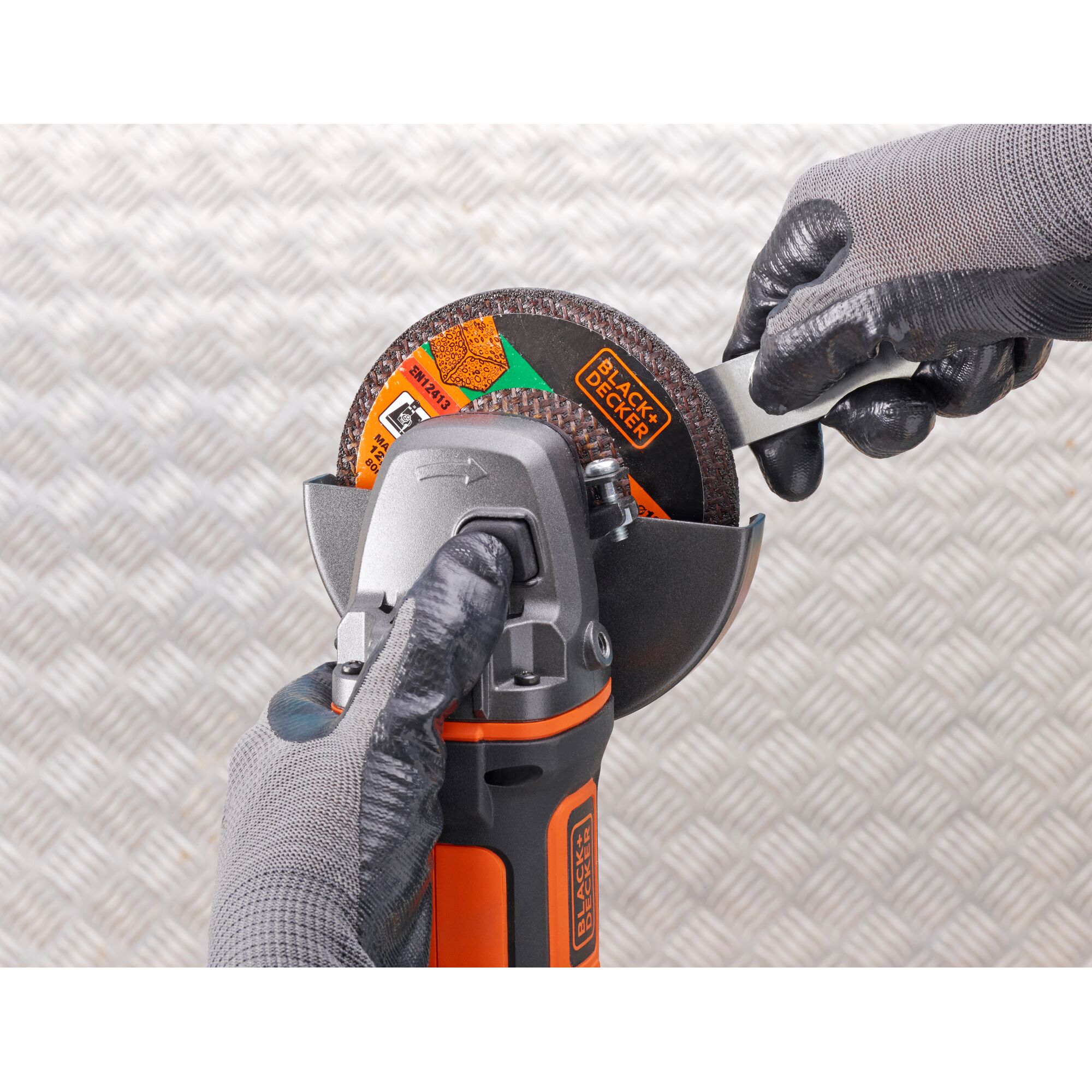 Smerigliatrice angolare a batteria 18V Litio - unità senza